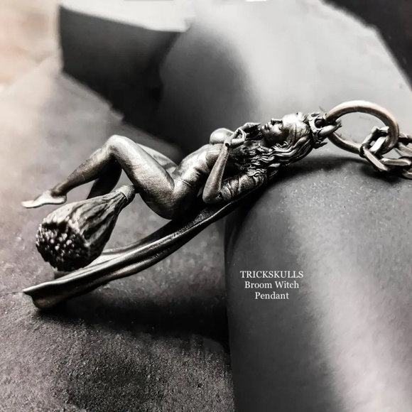 Witch on a Broom Magic Wand Sexy Wiccan Crown Princess + 60 cm Oval Link Chain - Picture 4 of 6